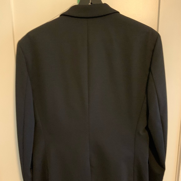 Express Men’s Classic Black Luxe Comfort Soft Suit Jacket
Size 38 - Picture 7 of 7